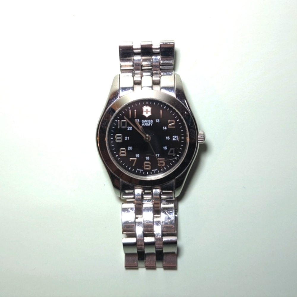Genuine Swiss Army watch with shiny stainless steel chrome band black watch face